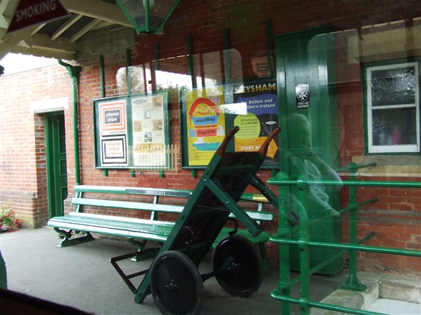 Photo:Kingscote Station