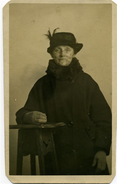 Photo:Margaret Woodcock (nee Buckley, died Bury, Lancs 12.03.1932)