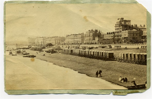 Photo:Bathing machines to the west of the West Pier