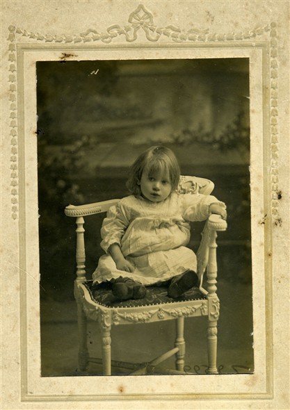 Photo:Violet Stoner (?), c 1910