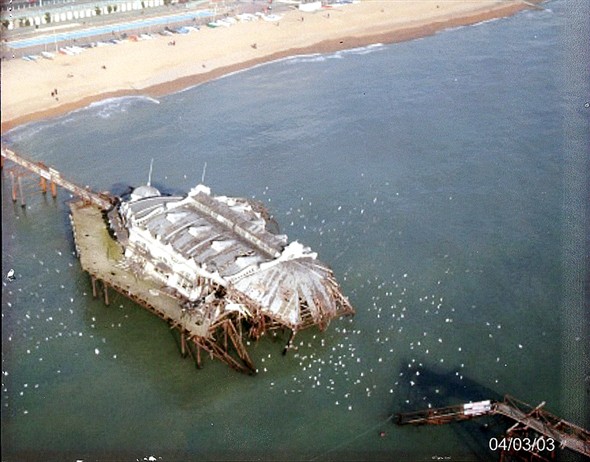 Photo:West Pier, 4 March 2003